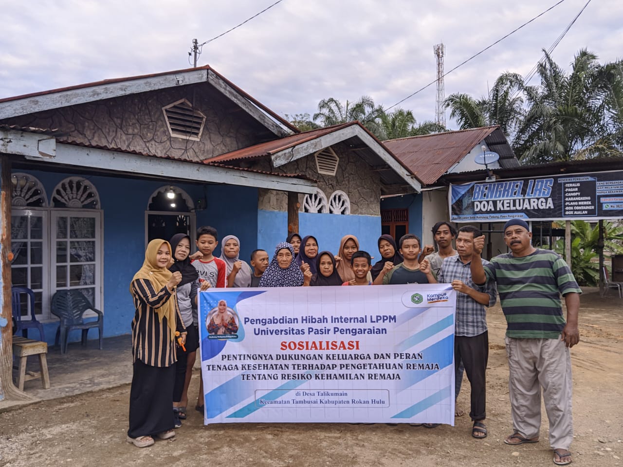 Sosialisasi Pentingnya Peran Keluarga dan Tenaga Kesehatan dalam Meningkatkan Pengetahuan Remaja tentang Risiko Kehamilan Di Wilayah Kerja Puskesmas Talikumain Kecamatan Tambusai Kabupaten Rokan Hulu